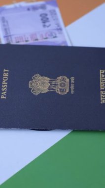 Hindistan pasaportu ve seyahat, uçma ve iş yapma biletleri. Hindistan belgesi, sınırı geçmek için kimlik