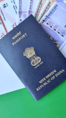 Hindistan pasaportu ve seyahat, uçma ve iş yapma biletleri. Hindistan belgesi, sınırı geçmek için kimlik