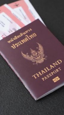Seyahat, uçmak ve iş yapmak için Tayland pasaportu. Tayland belgesi, sınırı geçmek için kimlik