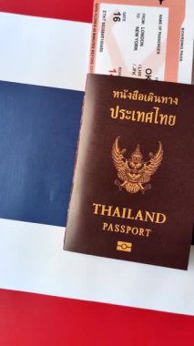 Seyahat, uçmak ve iş yapmak için Tayland pasaportu. Tayland belgesi, sınırı geçmek için kimlik