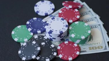 Kumarhane fişleri, bahisler, kumar, kazanma ya da kaybetme riski. Tasarımınız için arka plan olarak bahis çipleri