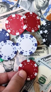 Kumarhane fişleri, bahisler, kumar, kazanma ya da kaybetme riski. Tasarımınız için arka plan olarak bahis çipleri