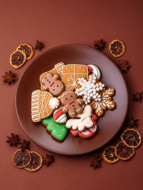 Noel için zencefilli ekmek, kurabiye ya da kış tatili için pişirilmiş yiyecekler. Noel zencefilli ekmeği tasarımınız için bir zemin