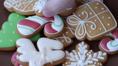 Noel için zencefilli ekmek, kurabiye ya da kış tatili için pişirilmiş yiyecekler. Noel zencefilli ekmeği tasarımınız için bir zemin