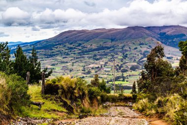 Ventana de Pesillo, Ekvador 'un doğu sıradağlarında doğal bir taş kemer.