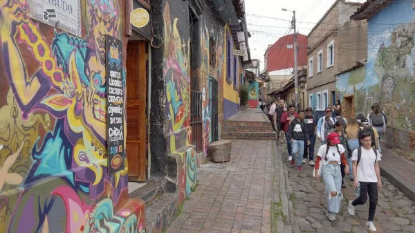 2022年8月 哥伦比亚波哥大 坎德拉利亚是位于波哥大首府市中心的一个历史悠久的西班牙殖民地 世界上最危险的城市之一的旅游胜地 — 图库照片
