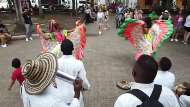 Colombia Cartagena Indias 2022 Dancing Traditional Colombian Clothes Walking Streets — Video