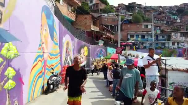 Medellín Colômbia 2022 Comuna Favelas Outrora Dos Bairros Mais Perigosos — Vídeo de Stock