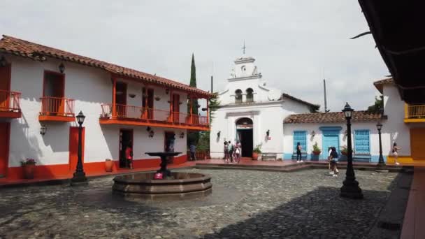 Colombia Sydamerika 2022 Guatape Liten Nära Medellin Turistattraktion Centrala Gatorna — Stockvideo