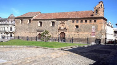 Güney Amerika, Kolombiya Bogota Ağustos 2022 - Bolivar Meydanı, Santa Clara Müzesi