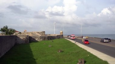 Güney Amerika, Kolombiya Bogota Ağustos 2022 - Bolivar Meydanı şehir merkezinde - Kolombiya parlamentosu siyasetinin merkezi ve Plaza de Nez cumhurbaşkanının ikamet yeri