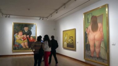 Kolombiya, Güney Amerika, Bogota '2022 Fernando Botero Sanat Müzesi, Candelaria Bölgesi' ndeki turistik eğlence merkezi, Fernando Botero ailesi.