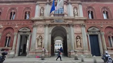 Avrupa, İtalya, Milan 2022 - Via Festa Del Perdono 'daki Statale Üniversitesi - Mobil fuar, Salone del mobile