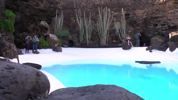 Lanzarote 2023 Jameo Del Agua Lava Cave Amazing Swimming Pool — Stock Video