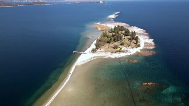 Italien Gardasjön San Biagio Island Kanin Island Grunda Vattnen Sjön — Stockvideo