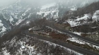 Zambla geçidi, Bergamo eyaletinin Orobie Alp öncesi Selvino şehrinde, Serina ve Parina vadilerini birbirine bağlayan bir dağ geçididir.