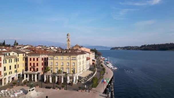 Europa Italië Brescia Gardameer Salo Drone Luchtfoto Van Dorp Met — Stockvideo