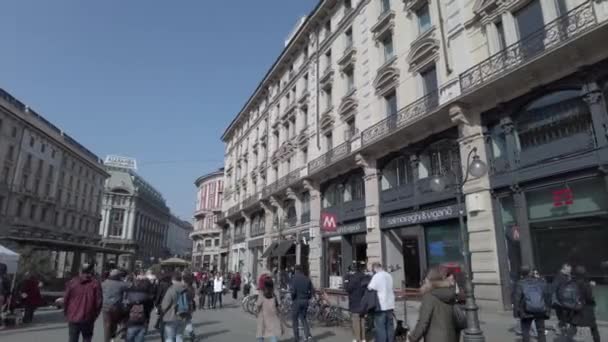 Europa Italien Mailand 2023 Touristen Und Menschenmassen Besuchen Die Innenstadt — Stockvideo