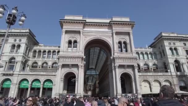 Europa Itália Milão 2023 Turistas Multidões Visitam Centro Cidade Fazem — Vídeo de Stock