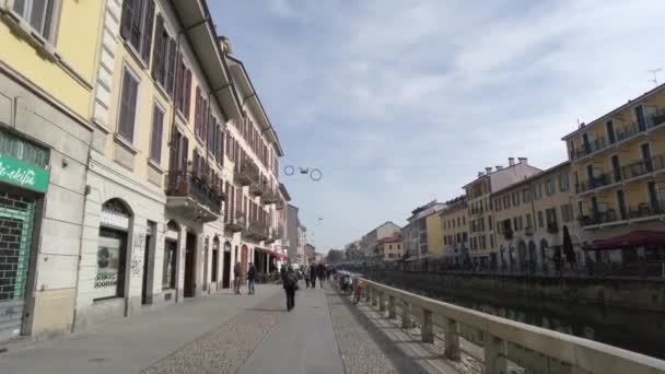 이탈리아 2023 관광객들 군중들 시내를 방문함 자전거 여행자들의 비글리 운하와 — 비디오