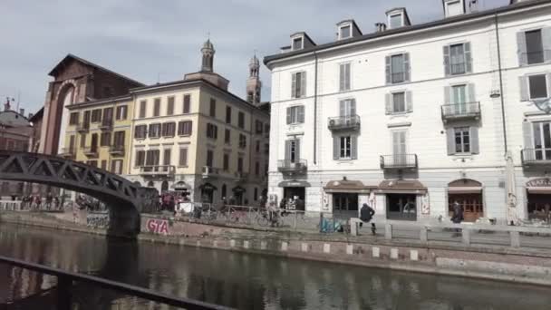 Europa Itália Milão 2023 Turistas Multidões Pessoas Visitam Centro Cidade — Vídeo de Stock