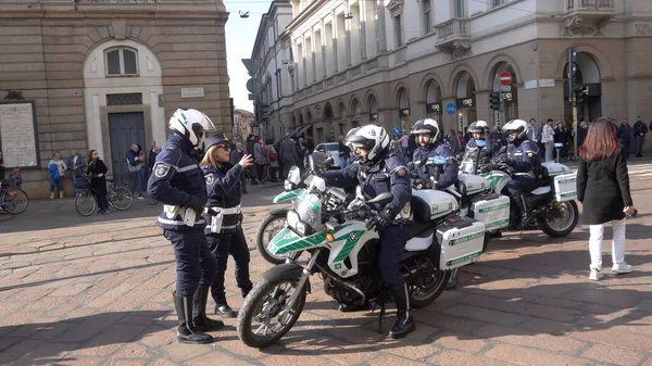 Evropa Itálie Milan 2023 Policejní Motocykl Kontrolní Stanoviště Ulici Během — Stock fotografie