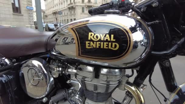 Europa Italien Mailand 2023 Royal Enfield Motorrad Alte Vintage Moto — Stockvideo