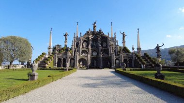EUROPE, ITALY 2023 Isola Bella Stresa Arona Gölü Maggiore 'daki Borromeo Adaları - İnanılmaz bahçe ve saray - turistik eğlence merkezi