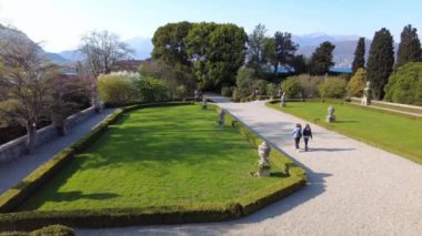 EUROPE, ITALY 2023 Isola Bella Stresa Arona Gölü Maggiore 'daki Borromeo Adaları - İnanılmaz bahçe ve saray - turistik eğlence merkezi