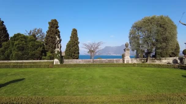 ヨーロッパ イタリア2023イゾラベラは Stresa Arona Lake Maggioreの素晴らしいBorromeo島です 素晴らしい庭園 観光情報 — ストック動画