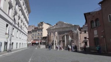 Avrupa, İtalya, Roma 2023 - Marcello Tiyatrosu (Teatro Marcello) Roma harabeleri Covid-19 Coronavirus - Yahudi mahallesi kapatıldıktan sonra turistten boşaldı