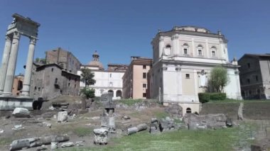 Avrupa, İtalya, Roma 2023 - Marcello Tiyatrosu (Teatro Marcello) Roma harabeleri Covid-19 Coronavirus - Yahudi mahallesi kapatıldıktan sonra turistten boşaldı