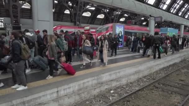 Europa Italia Milán 2023 Viajan Tren Desde Estación Central Milán — Vídeo de stock