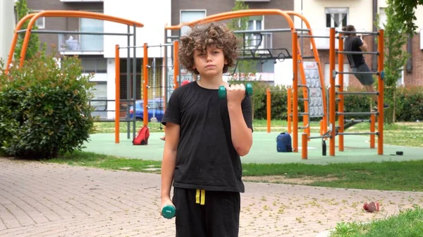 Italien Mailand Junge Kind Jahre Alt Turnen Gymnastik Einem Park — Stockfoto