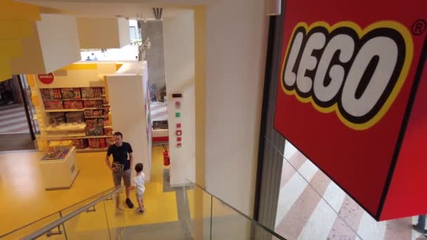 Europa Włochy Mediolan 2023 Klocki Klockowe Lego Sklepy Detaliczne Centrum — Wideo stockowe