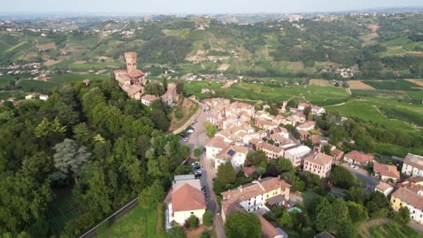 ヨーロッパ イタリア リベルガロ エミリア ロマーニャ リバルタ城のドローン空中眺望 — ストック動画