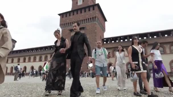 Европа Италия Миланская Неделя Моды Vip Знаменитости Влиятельные Люди Блогеры — стоковое видео