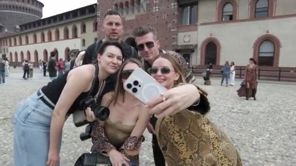 Europa Włochy Tydzień Mody Mediolanie Vip Uroczystości Influencerzy Blogerów Przybywają — Wideo stockowe