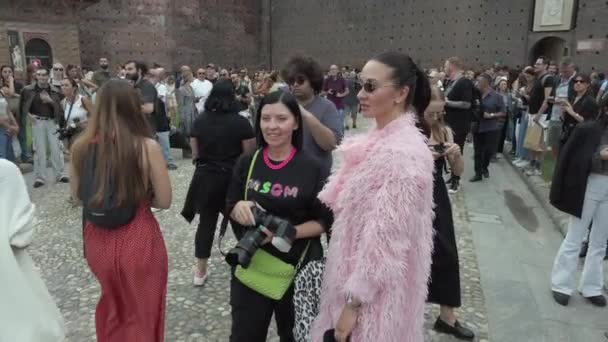 Avrupa Talya Milan Moda Haftası Vip Ünlüler Etkilenenler Blogcular Sforza — Stok video