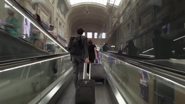 Europa Italia Milano Stazione Centrale Centro Città Persone Turisti Arrivano — Video Stock