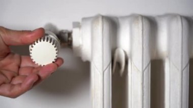 Benzin ve yakıt maliyetlerinde artış ve ev ısıtma faturasının ödenmesinde sorunlar 