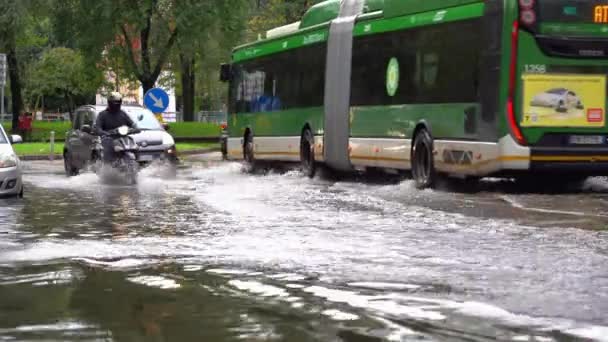 Evropa Itálie Milán Povodeň Městě Povodně Způsobené Prudkými Dešti Povodněmi — Stock video