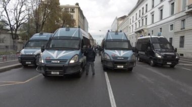 Avrupa, İtalya, Milan 11-6-23 - Hamas ve İsrail arasında Gazze 'de başlayan savaşın ardından Filistin' e destek gösterileri