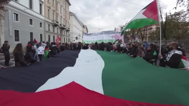 Evropa Itálie Milán Demonstrace Podporu Palestiny Začátku Války Mezi Hamásem — Stock video