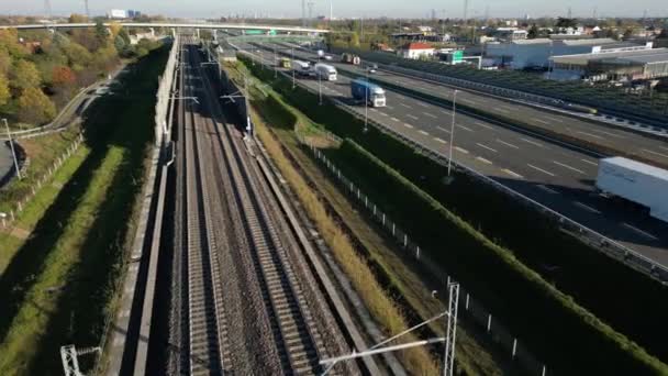 Europa Italien Mailand 2023 Hochgeschwindigkeitsbahn 300 Mailand Turin Und Autobahn — Stockvideo