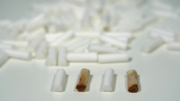 Pamut Füstölgő Cigarettaszűrők Dohánygyártáshoz Dohányzás Okozta Károk Csökkentése Fehér Szűrőkkel — Stock videók