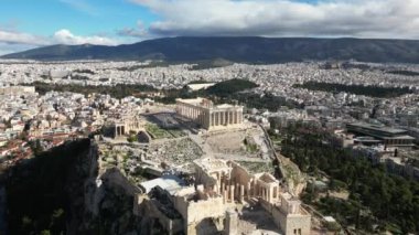 Yunanistan 'da Akropolis, Atina' da Parthenon, Yunanistan 'ın ünlü turistik merkezi, Antik Yunan insansız hava aracı manzarası - Atene' deki Unesco Heritage dünyasının imzalı hedefi