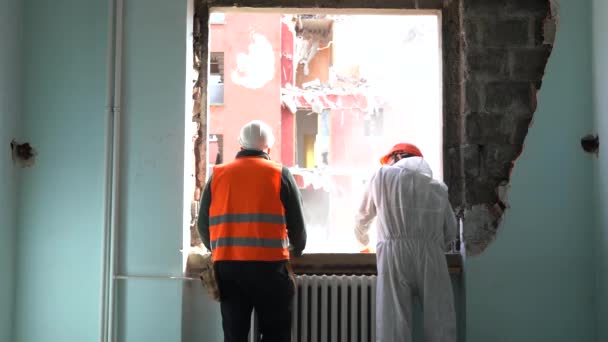 이탈리아 밀라노 건물의 노동자와 현장에서 작업장 — 비디오