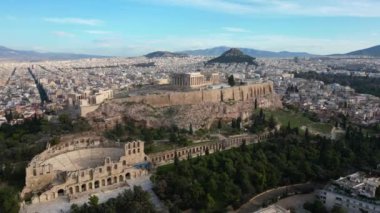 Yunanistan 'da Akropol, Atina' da Parthenon, Antik Yunanistan 'da insansız hava aracı manzarası 