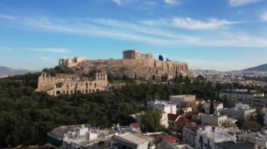 Yunanistan 'da Akropol, Atina' da Parthenon, Antik Yunanistan 'da insansız hava aracı manzarası 